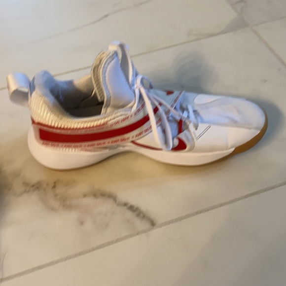 nike hyperattack volleyball shoes